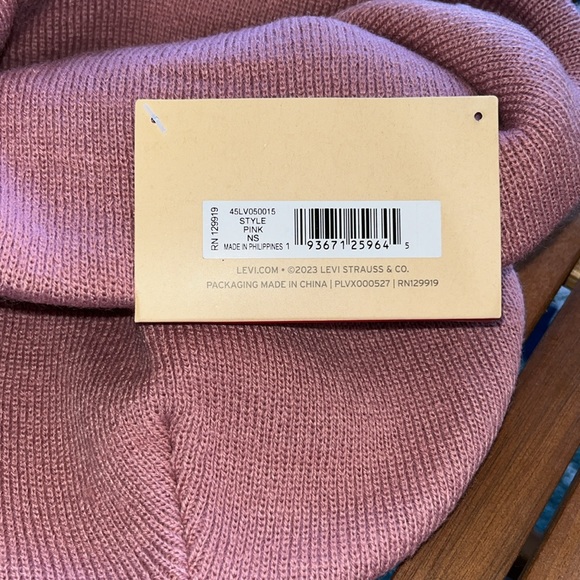 Levi’s Beanie, NWT - Picture 4 of 4